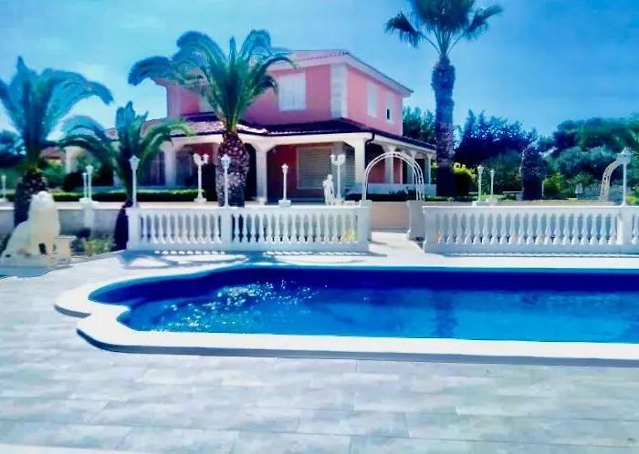 וילה Tenutella *